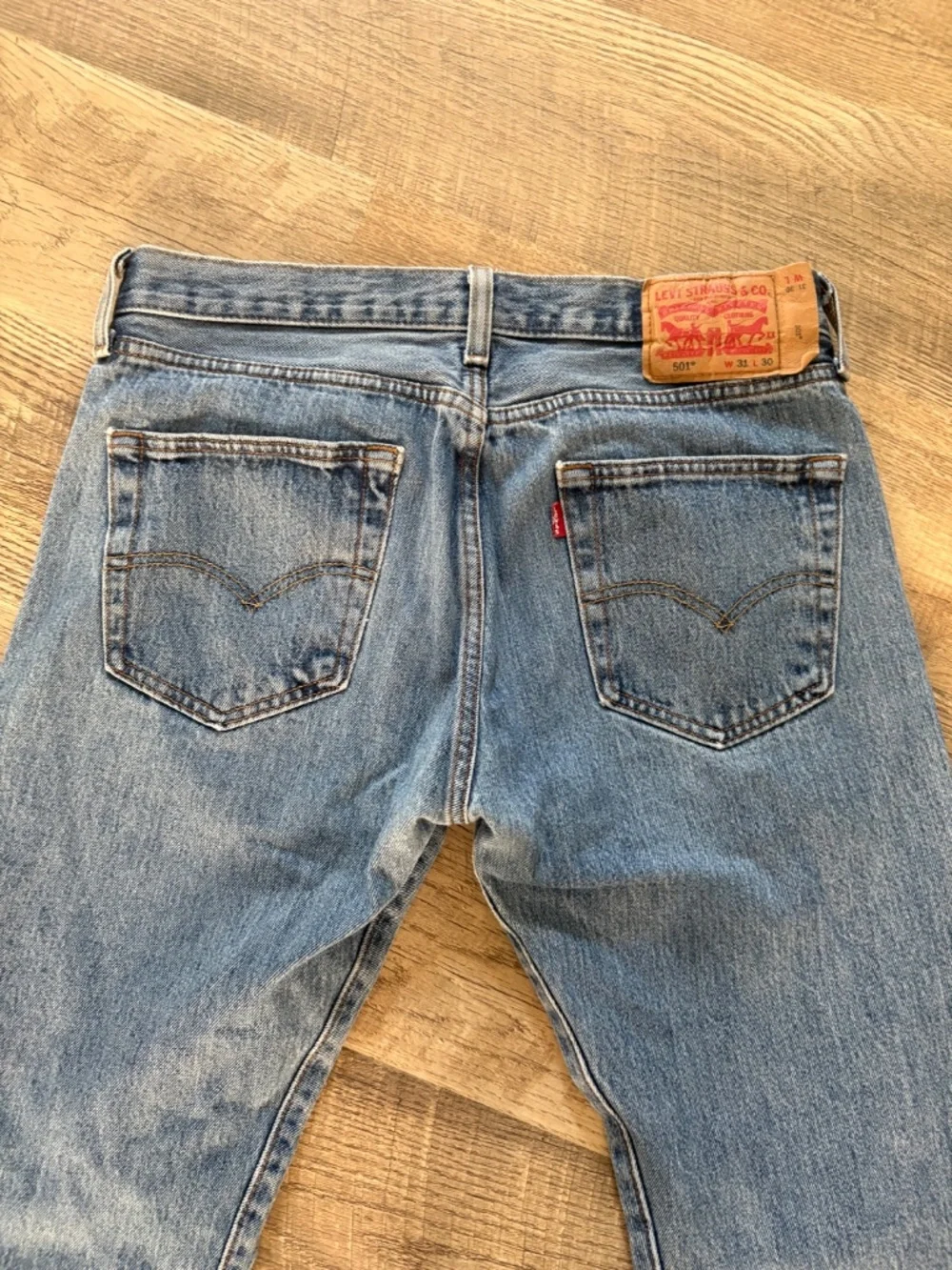 Levi’s 501 Original Fit Jeans Medium Stonewash waist 31 x length 30